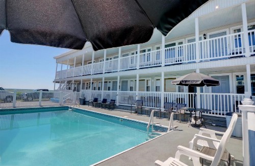 Old Colonial Motel - image 35