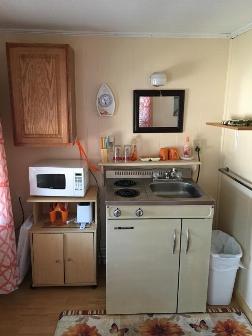 Crosswinds Motel - image 33