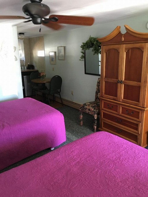 Crosswinds Motel - image 36