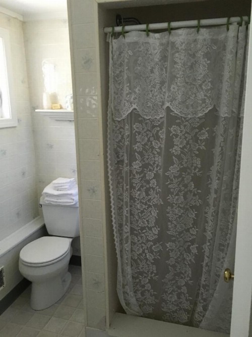 Crosswinds Motel - image 4