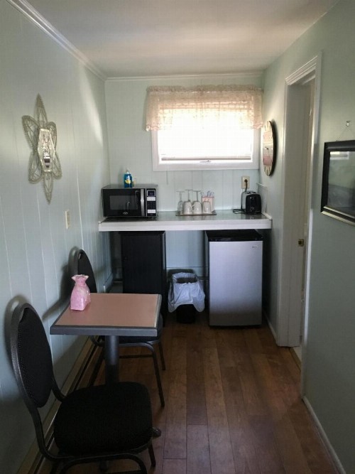 Crosswinds Motel - image 43