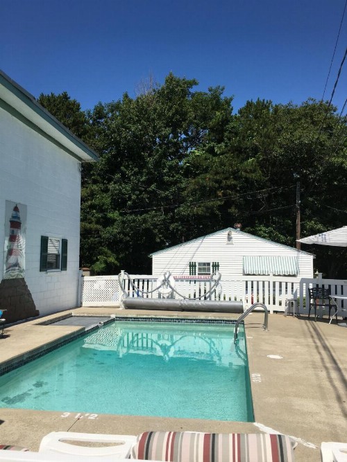 Crosswinds Motel - image 6