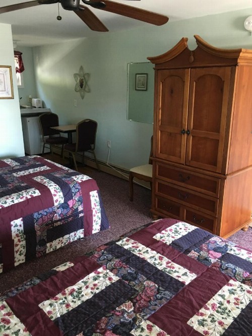 Crosswinds Motel - image 7