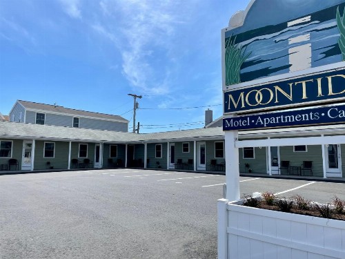 Moontide Motel Apartments and Cabins