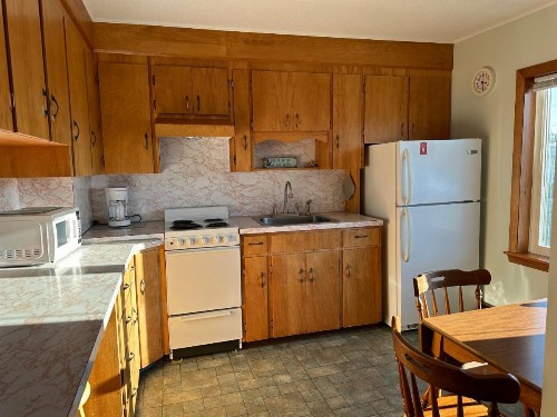 Moontide Motel Apartments and Cabins - image 2