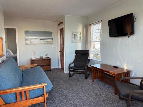 Moontide Motel Apartments and Cabins - image 3