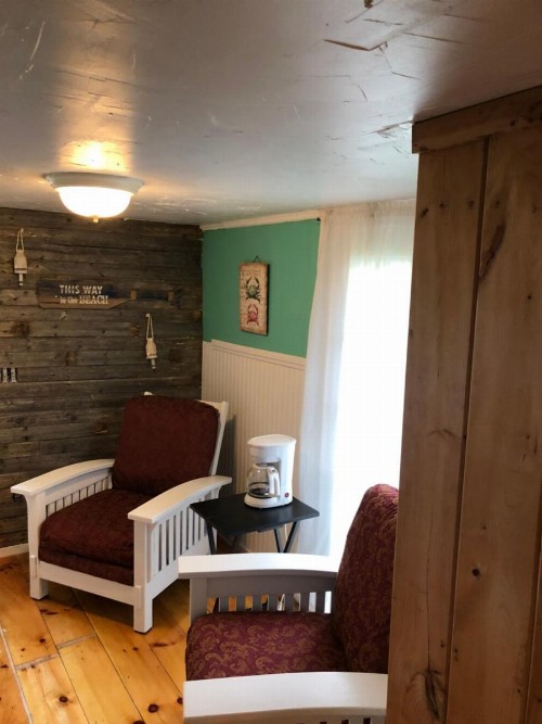 Seafarer Inn and Cottages - image 21