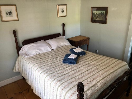 Seafarer Inn and Cottages - image 3