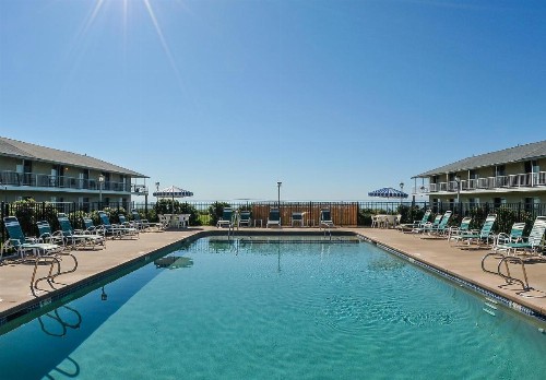Friendship Oceanfront Suites - image 10