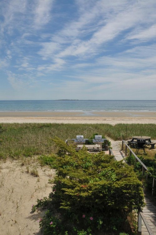 Friendship Oceanfront Suites - image 15