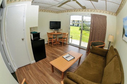 Friendship Oceanfront Suites - image 17