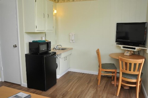 Friendship Oceanfront Suites - image 28
