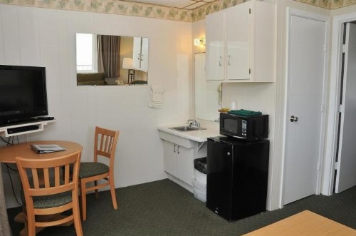 Friendship Oceanfront Suites - image 6