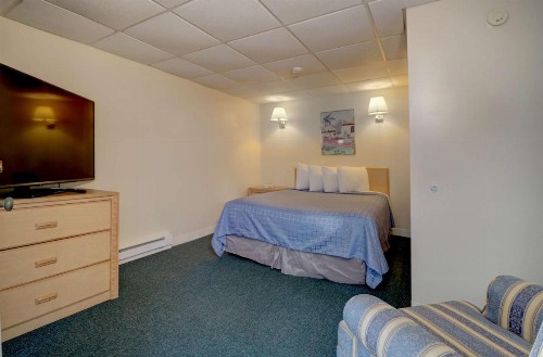 Sea View Inn - image 12