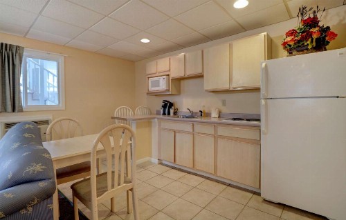 Sea View Inn - image 14
