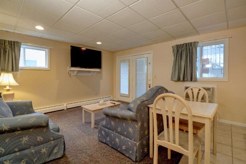 Sea View Inn - image 16