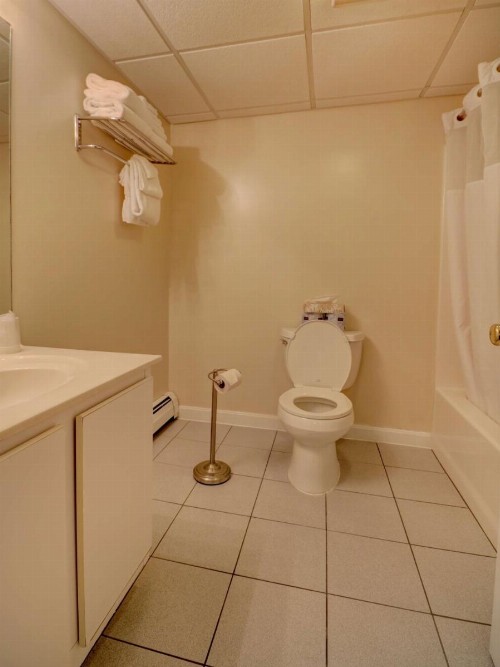 Sea View Inn - image 20