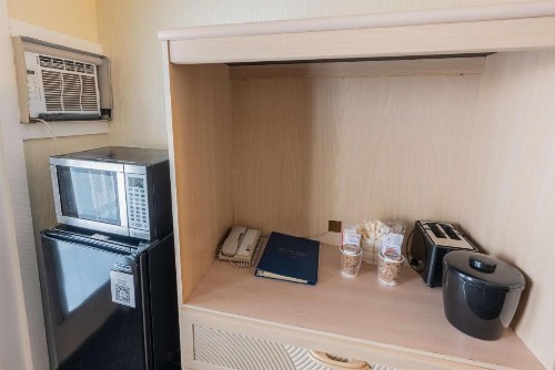 Sea View Inn - image 22