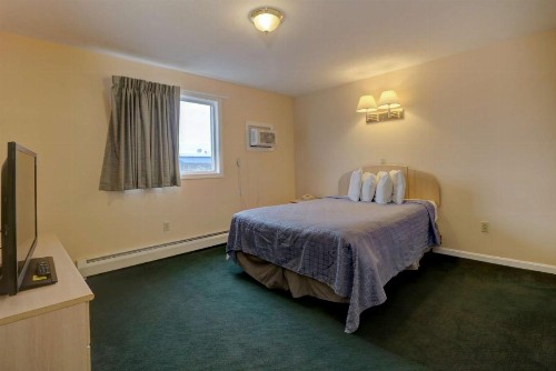 Sea View Inn - image 26