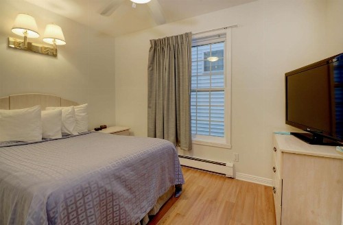 Sea View Inn - image 27