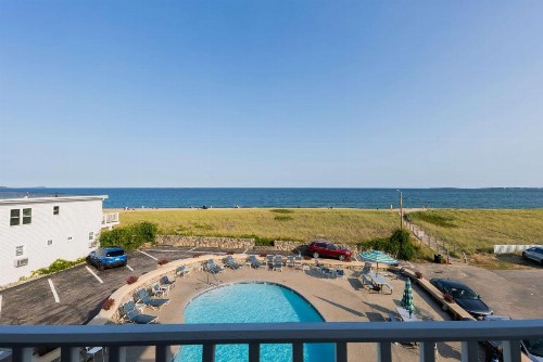 Sea View Inn - image 30