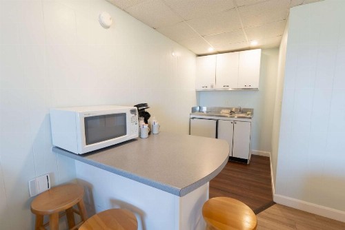 Sea View Inn - image 40