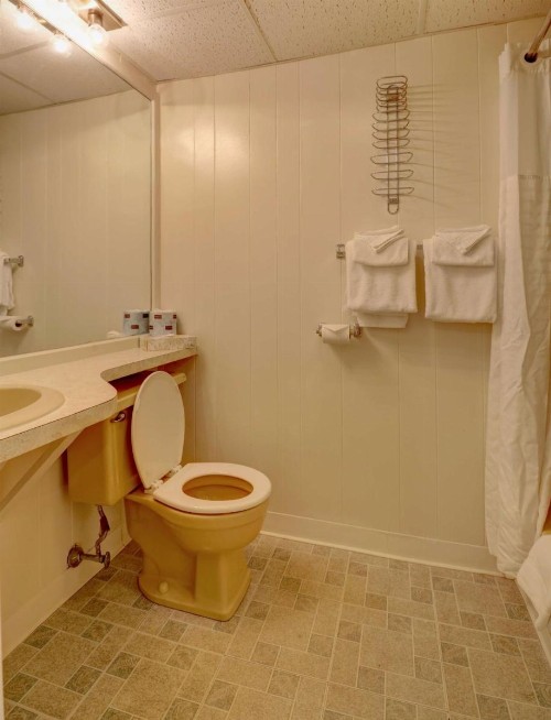 Sea View Inn - image 42