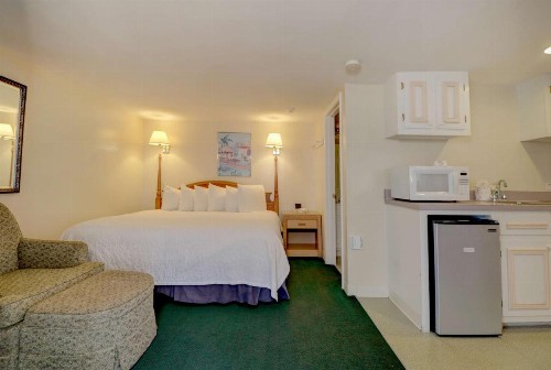 Sea View Inn - image 44