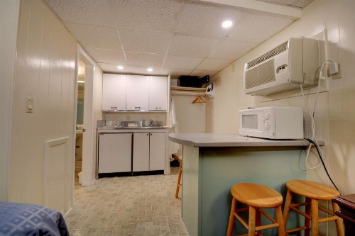 Sea View Inn - image 47