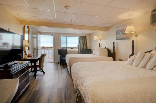 Sea View Inn - image 50