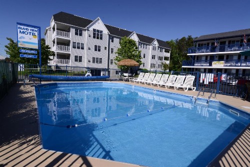 Island View Motel - image 1