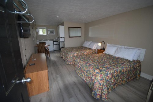 Island View Motel - image 13