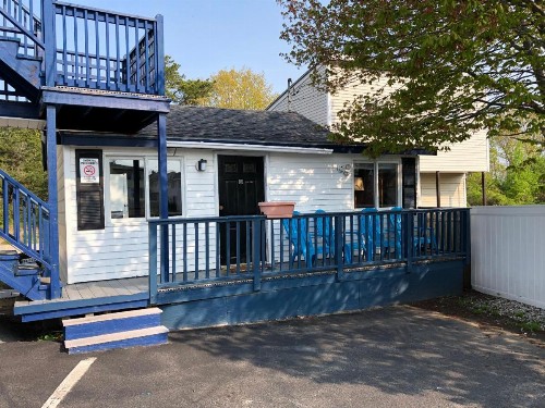 Island View Motel - image 17