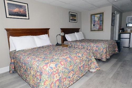 Island View Motel - image 18