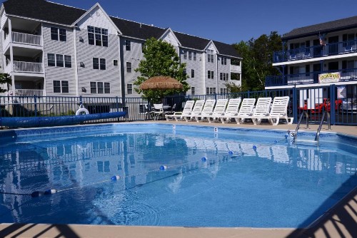 Island View Motel - image 21
