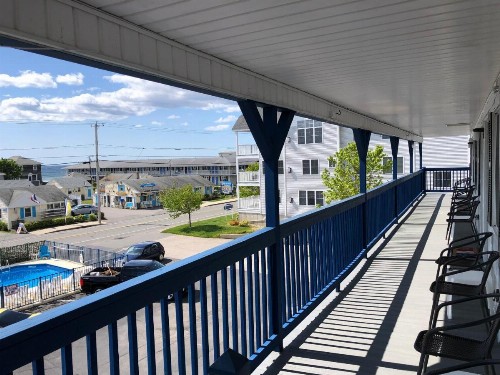 Island View Motel - image 3
