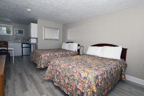 Island View Motel - image 38