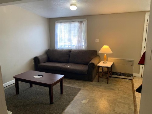 Island View Motel - image 49