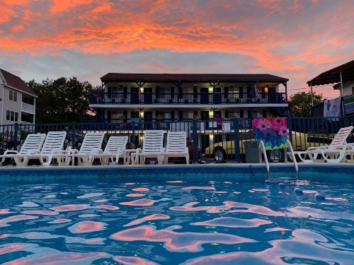 Island View Motel - image 9