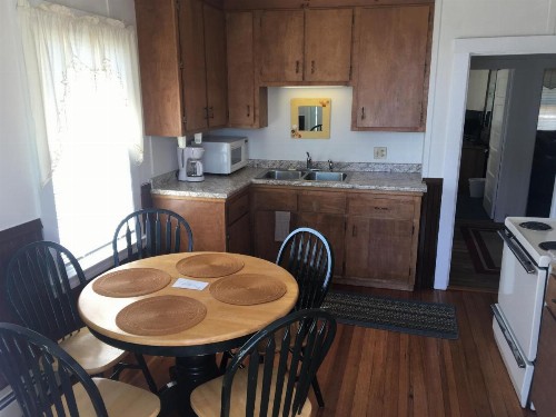 Sandpiper Beachfront Motel - image 10