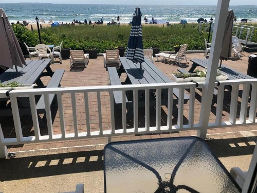 Sandpiper Beachfront Motel - image 12