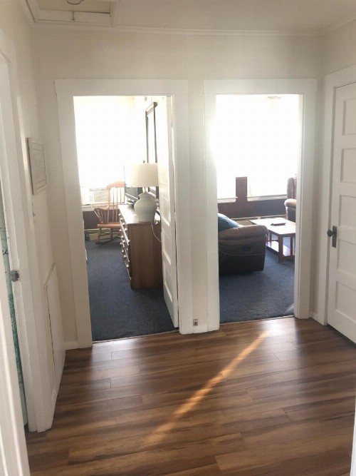 Sandpiper Beachfront Motel - image 2