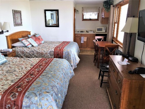 Sandpiper Beachfront Motel - image 20