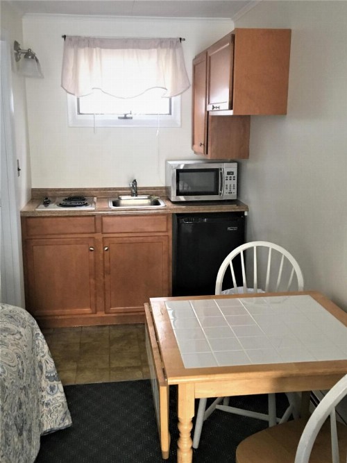 Sandpiper Beachfront Motel - image 25