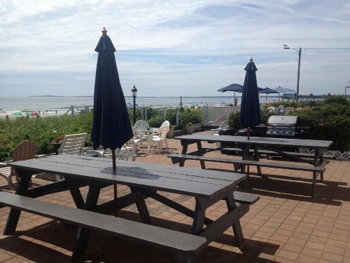 Sandpiper Beachfront Motel - image 31
