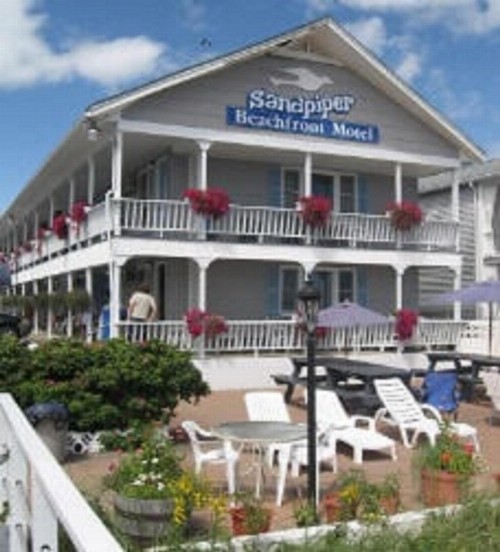 Sandpiper Beachfront Motel - image 50