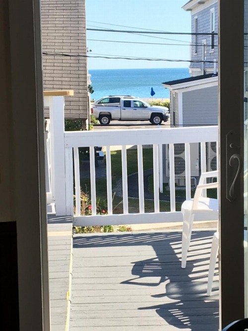 Sandpiper Beachfront Motel - image 6