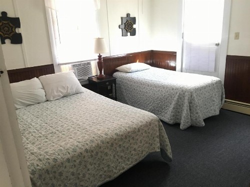 Sandpiper Beachfront Motel - image 8