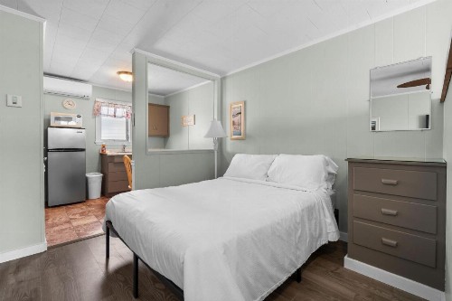 Echo Motel - image 10