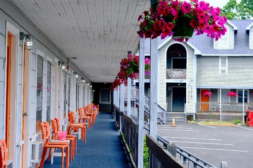 Dock House Inn - image 1